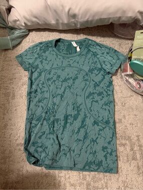 Lululemon Swiftly Tech Top Size 12